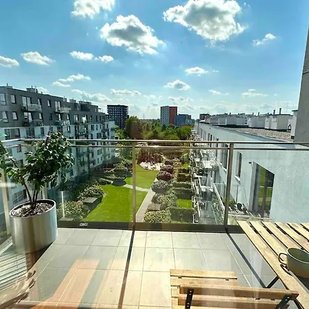 Apartmán Wola Sowinskiego - Salon, Sypialnia, Balkon, Parking